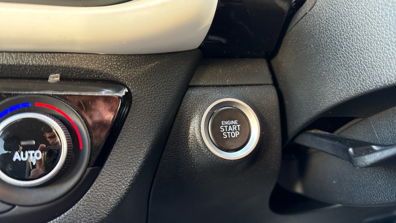 Hyundai i10 1.0 MPi Premium 5dr Auto Petrol Hatchback